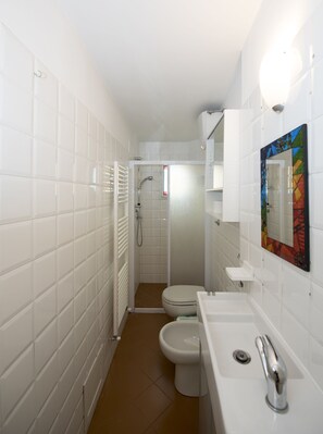 Basic Apartment, 2 Bedrooms | Bathroom - Cavour (Florence)