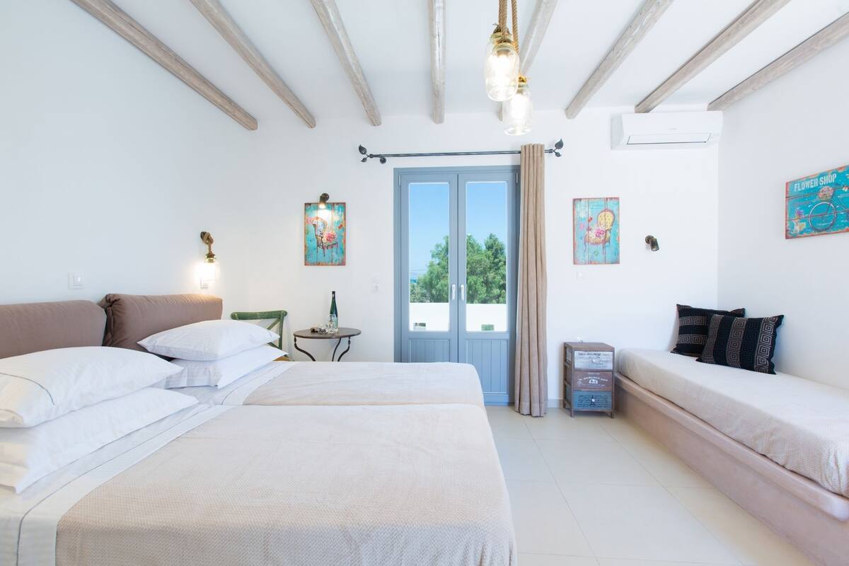 Deluxe Triple Room, Sea View | In-room safe, soundproofing, iron/ironing board (on request)