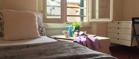 Basic-Apartment, 2 Schlafzimmer | 2 Schlafzimmer, Schreibtisch, Bügeleisen/Bügelbrett, Babybetten