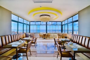 Free daily buffet breakfast - Paleria Hotel (Istanbul)