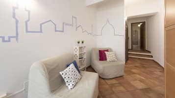 Basic-Apartment, 1 Schlafzimmer | Wohnbereich | Flachbildfernseher