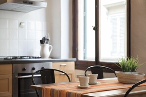 Basic Apartment, 1 Bedroom | Private kitchen