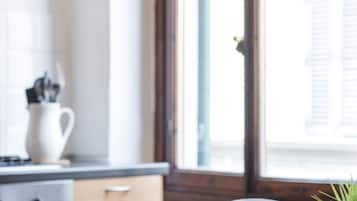 Basic-Apartment, 1 Schlafzimmer | Eigene Küche | Kühlschrank, Mikrowelle, Herdplatte, Geschirrspüler