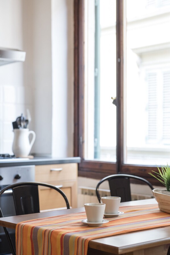 Basic-Apartment, 1 Schlafzimmer | Eigene Küche | Kühlschrank, Mikrowelle, Herdplatte, Geschirrspüler