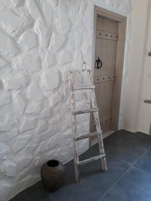 Interior detail - Ampelos Residence (Naxos)