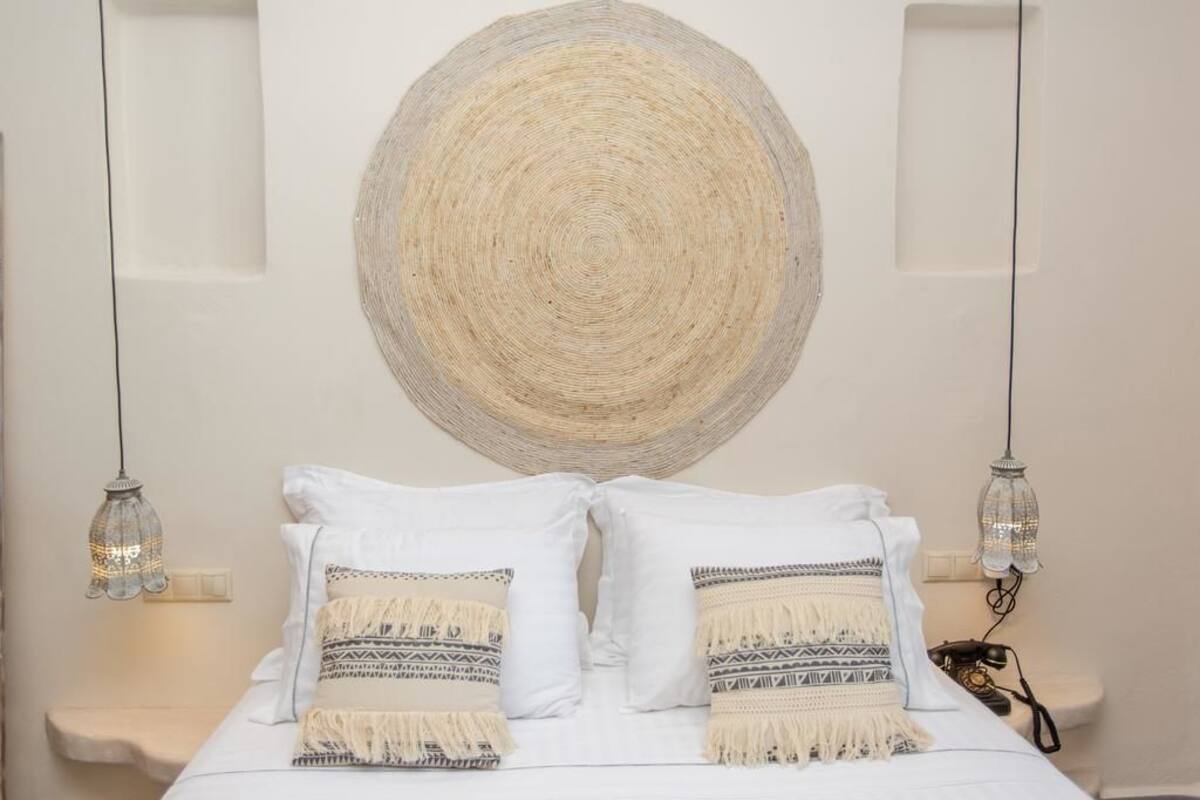 Soundproofing, WiFi (free), bed sheets