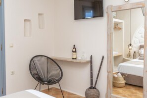 ملاءات للفراش لا تسبب الحساسية وبديكورات فريدة لكل غرفة وستائر تعتيم