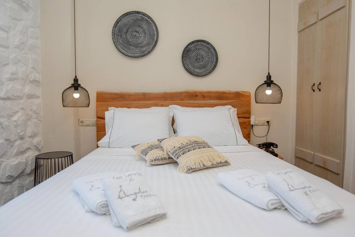 Classic Triple Room | Hypo-allergenic bedding available, blackout drapes, soundproofing
