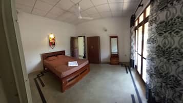 Basic Single Room, 1 Single Bed | 1 bedroom, iron/ironing board, free WiFi
