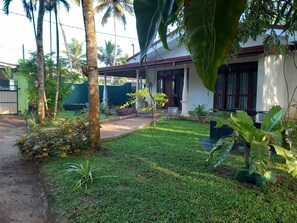 Front of property - Shenya Villa (Bentota)