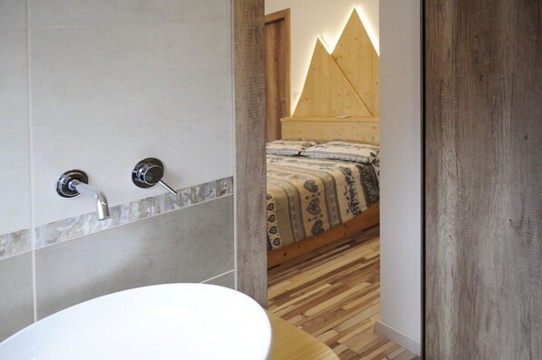 Double Room | Bathroom sink - Bed & Breakfast Cuore Trentino (Baselga di Pine)