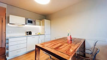 Apartment XXL - Three Bedrooms | Private kitchen | Espresso maker, coffee/tea maker, fridge, microwave