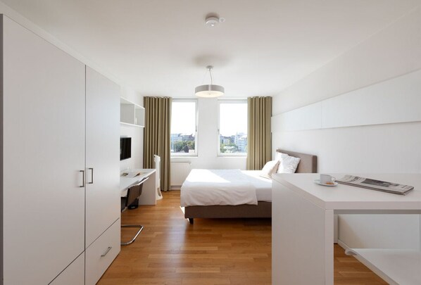 Cosy Apartment | 1 bedroom, premium bedding, desk, laptop workspace