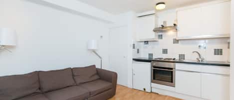Apartment, 1 Bedroom | Private kitchen