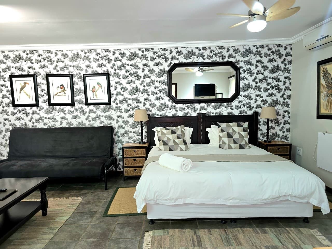 Chambre Double ou avec lits jumeaux, coin cuisine (Room 10) | Coffres-forts dans les chambres, bureau, fer et planche à repasser