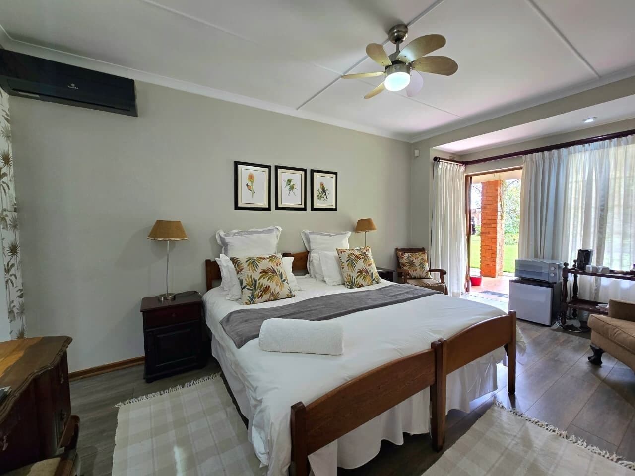 In-room safe, desk, iron/ironing board, free WiFi