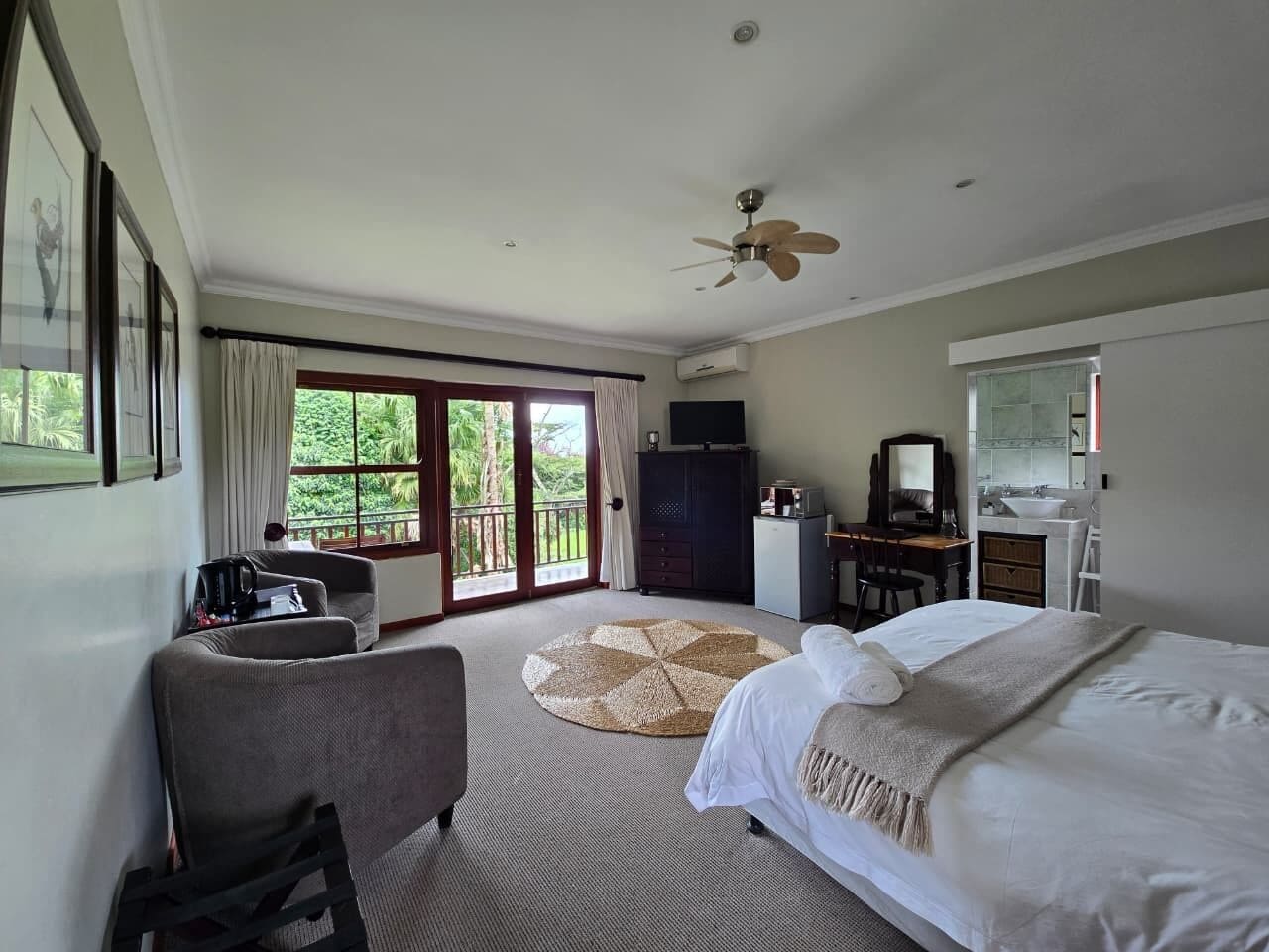 In-room safe, desk, iron/ironing board, free WiFi