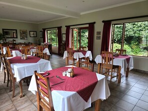 Breakfast and dinner served - Birds of paradise B&B (Eshowe)