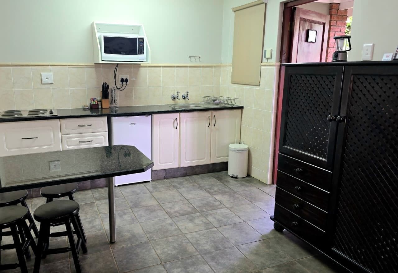 Quarto casal ou duplo, cozinha americana (Room 10) | Cozinha privada | Cafeteira/chaleira