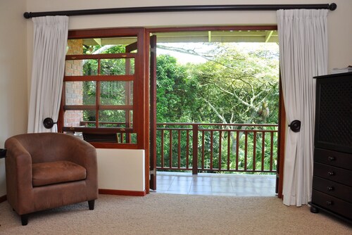 Birds of paradise B&B