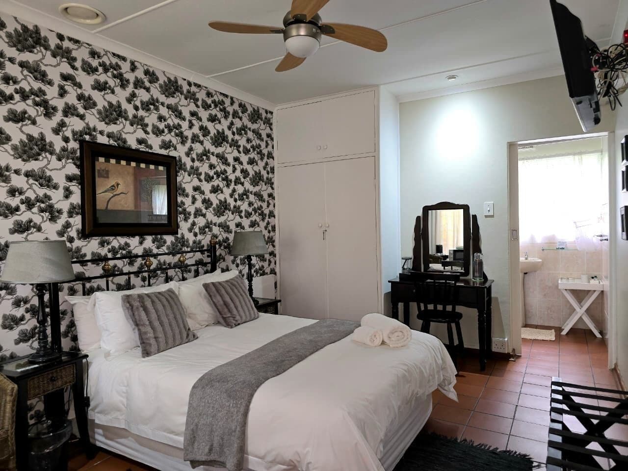 In-room safe, desk, iron/ironing board, free WiFi