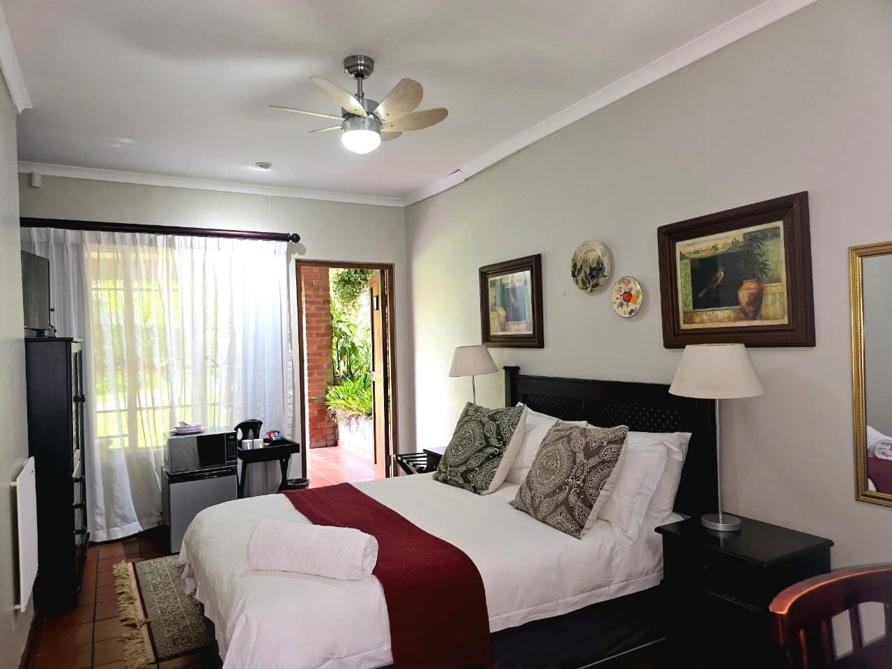 In-room safe, desk, iron/ironing board, free WiFi