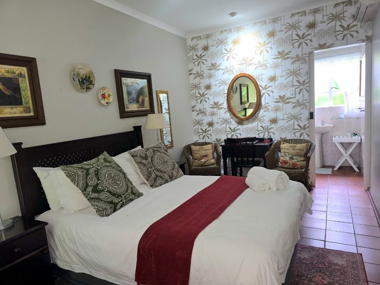 Double Room (Room 8) | In-room safe, desk, iron/ironing board, free WiFi