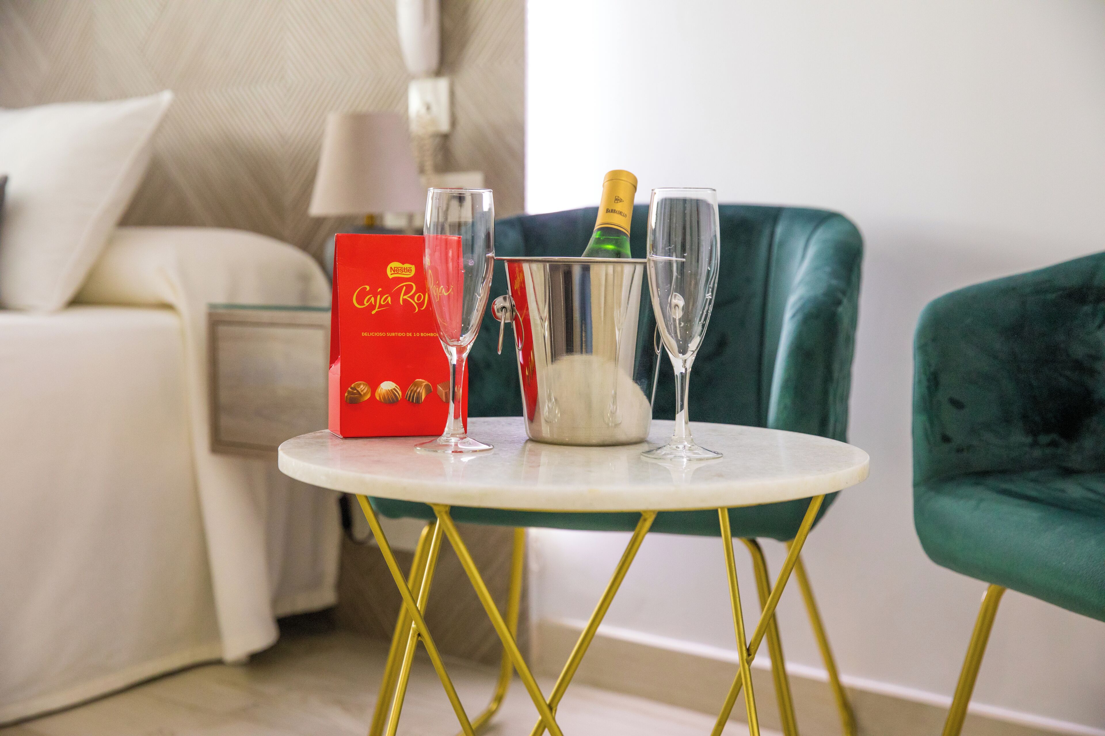 deluxe double room | 1 bedroom, minibar, in-room safe, desk