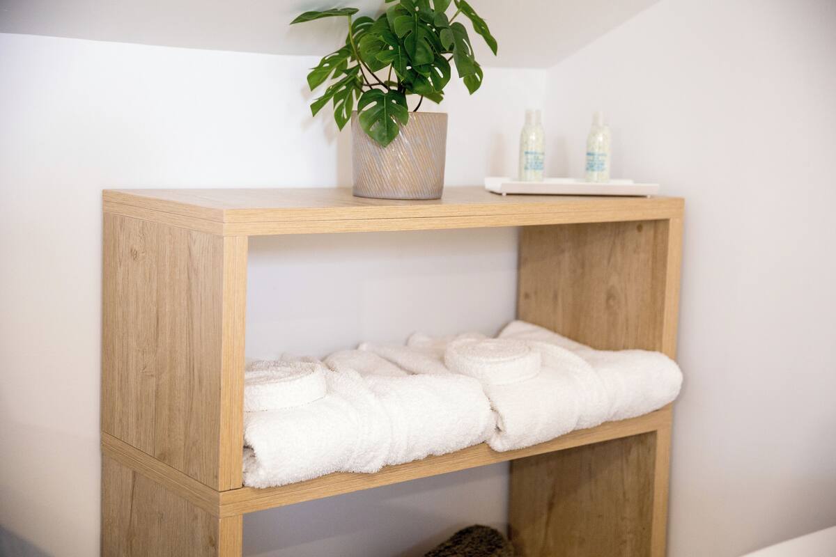 deluxe double room | 1 bedroom, minibar, in-room safe, desk