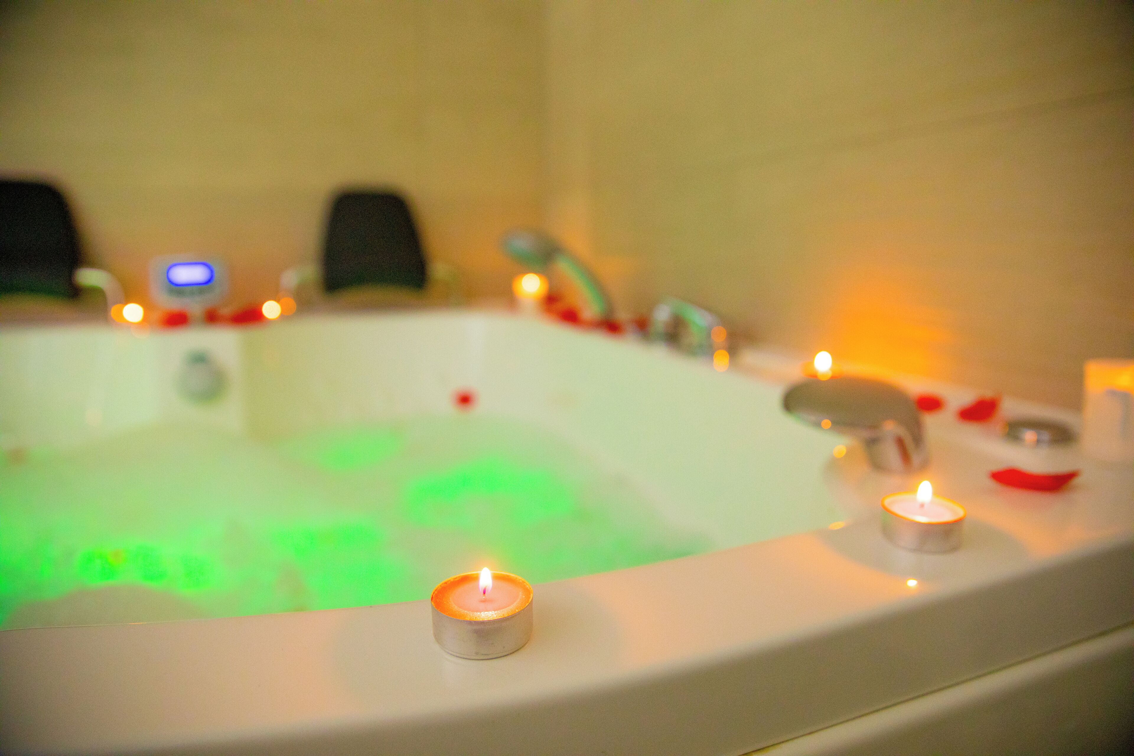 deluxe double room | bathroom | free toiletries, hair dryer, towels, soap