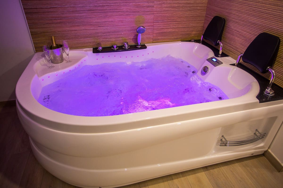 deluxe double room | 1 bedroom, minibar, in-room safe, desk