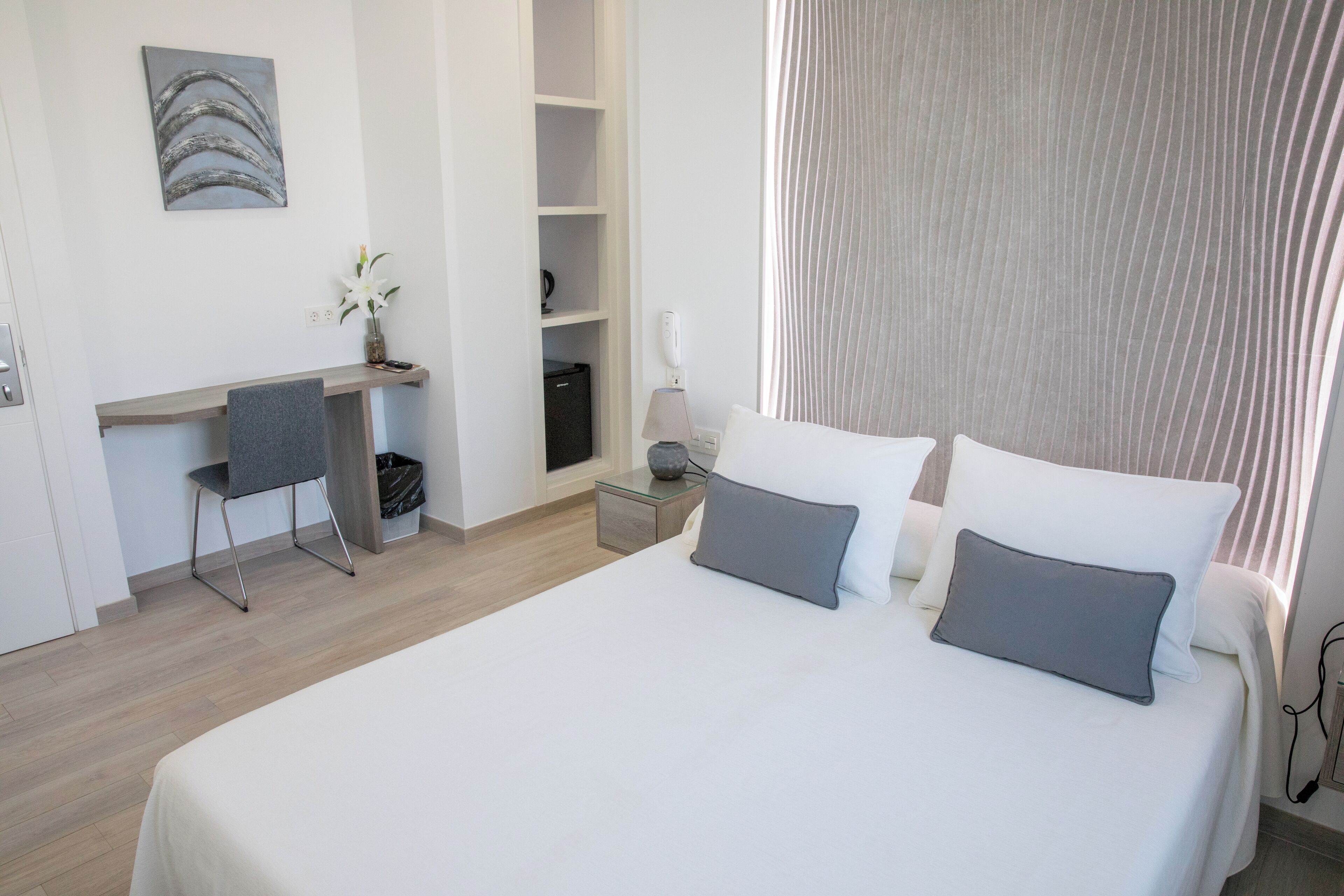 comfort double room | 1 bedroom, minibar, in-room safe, desk