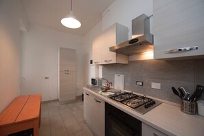 Private kitchen - Guelfa Apartment (Florence)