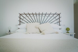 Superior Room | 3 bedrooms, premium bedding, down duvets, pillow-top beds - Casa Ziazì (Monopoli)