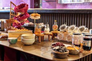 Daily local cuisine breakfast for a fee - Village Castigno - Wine hotel & resort (Assignan)