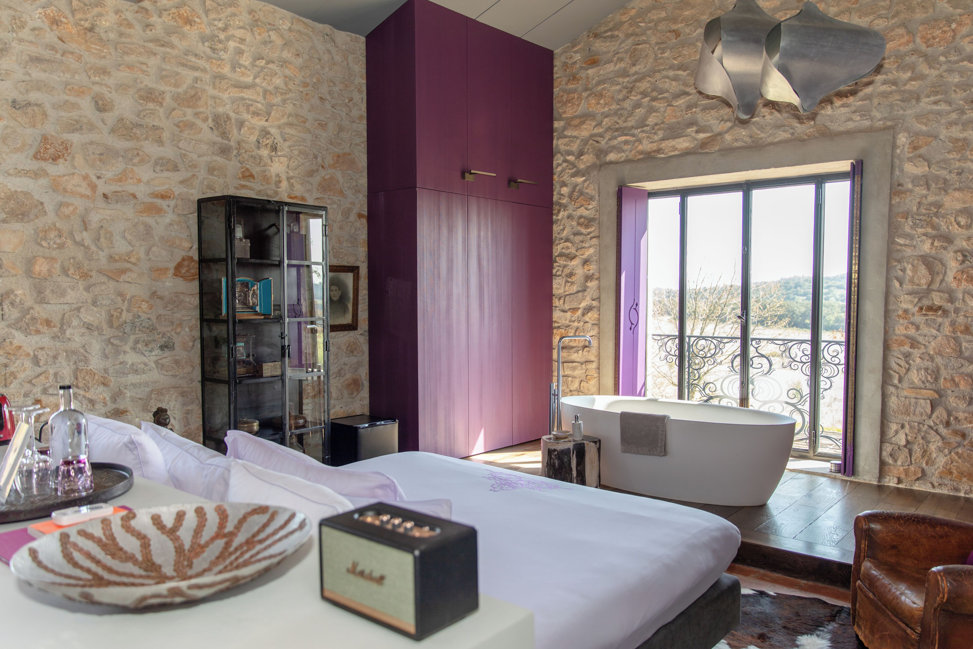 Chambre Cuvée Millésimée | Ropa de cama de alta calidad, edredón y minibar 