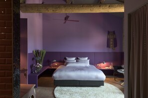 Chambre Cuvée Millésimée | Premium bedding, down comforters, minibar, in-room safe - Village Castigno - Wine hotel & resort (Assignan)