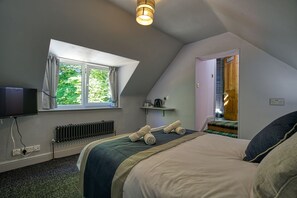 Comfort Double Room | Premium bedding, iron/ironing board, free WiFi, bed sheets - Woodlands Bed & Breakfast (Dornoch)