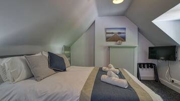 Chambre Double Confort | Literie de qualité supérieure, fer et planche à repasser, Wi-Fi gratuit