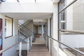 Interior entrance - 606 Juliette B (Cape Town)