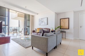 Classic Apartment, 2 Bedrooms | Living room