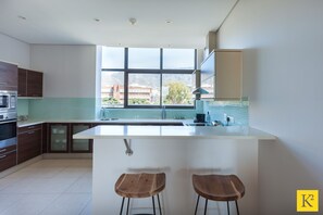 Classic-Apartment, 2 Schlafzimmer | Eigene Küche | Kühlschrank, Mikrowelle, Ofen, Herdplatte