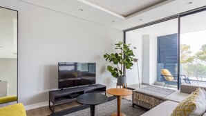 Apartment | Living room | Flat-screen TV
