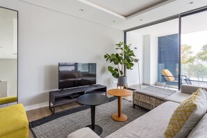Apartment | Living room | Flat-screen TV - 202 Warwick (Cape Town)