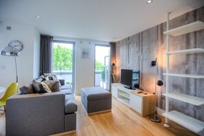 Apartment, 1 Bedroom | Living room