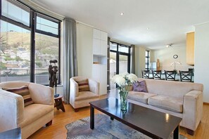 Living room - Atlantic Views 4 (Cape Town)