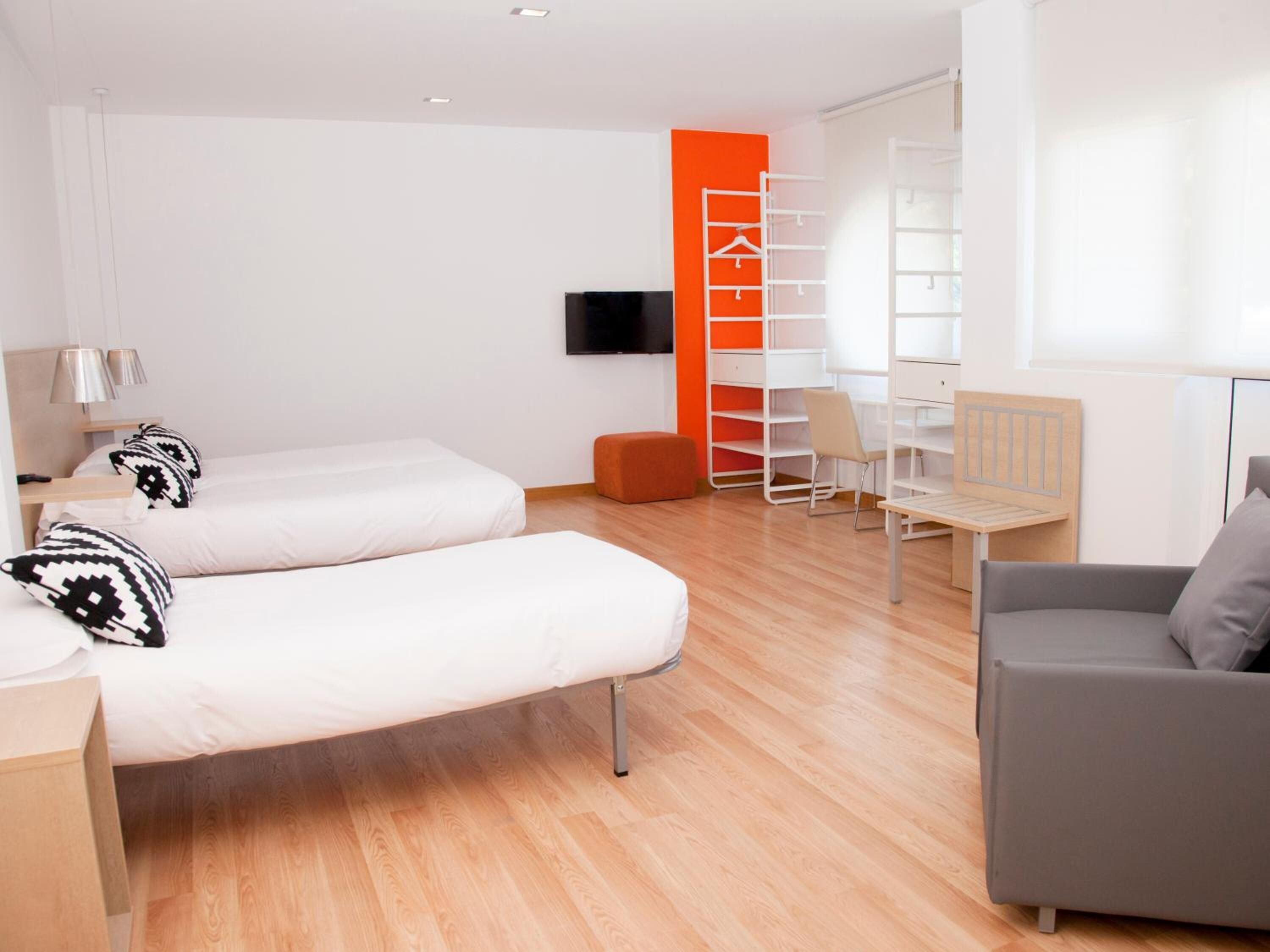 desk, soundproofing, free wifi, bed sheets