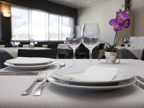 Breakfast, lunch and dinner served - Hotel Cadosa (Soria)