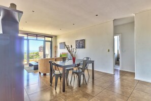 In-room dining - Atlantic Views 5 (Cape Town)