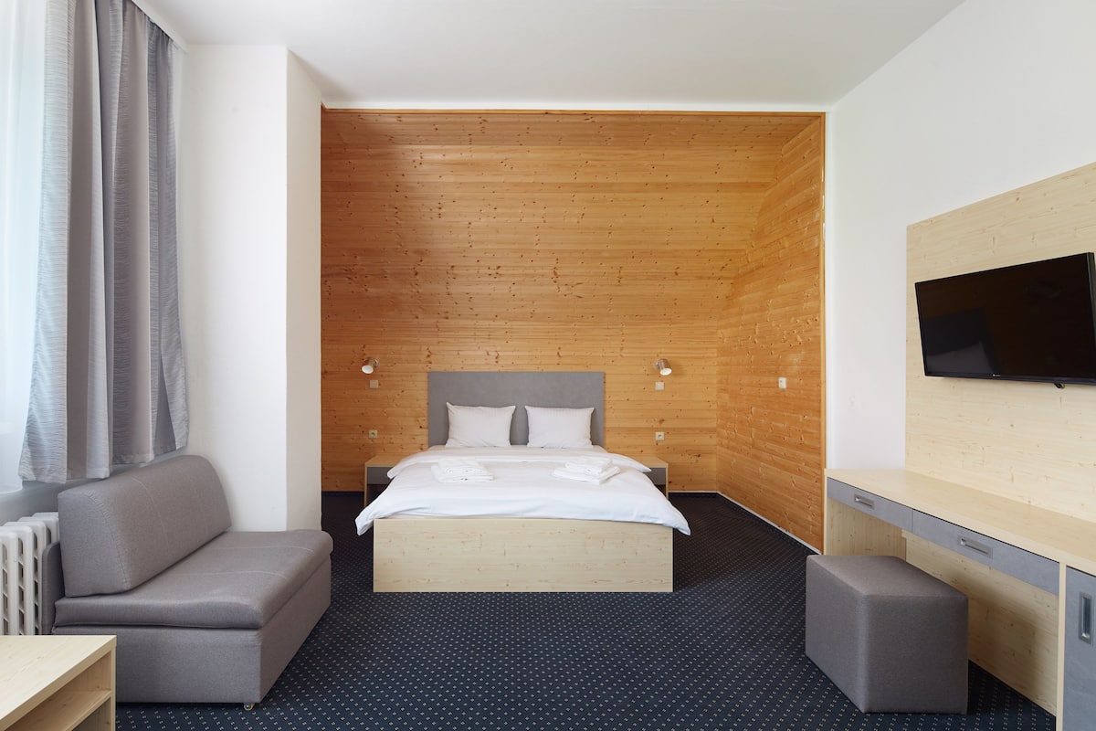 Blackout curtains, free WiFi, bed sheets